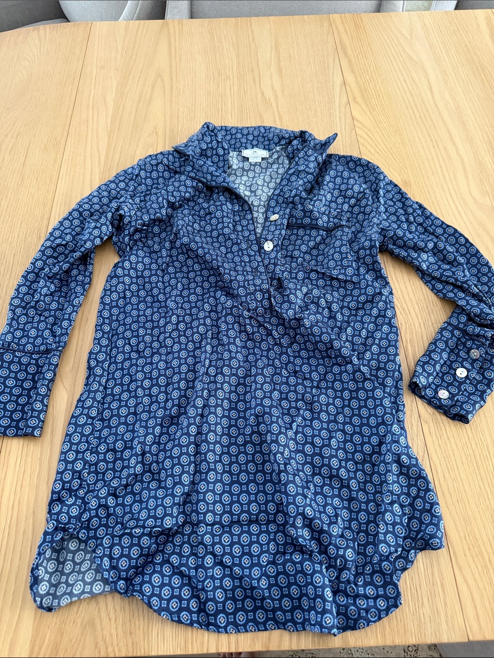 Petite plume women’s size XS 100% silk sleep shirt